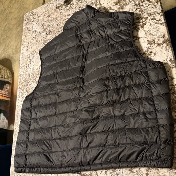 Polo Ralph Lauren Men’s Quilted Down Vest – Black – Size 3XB (Big & Tall) - Picture 8 of 17